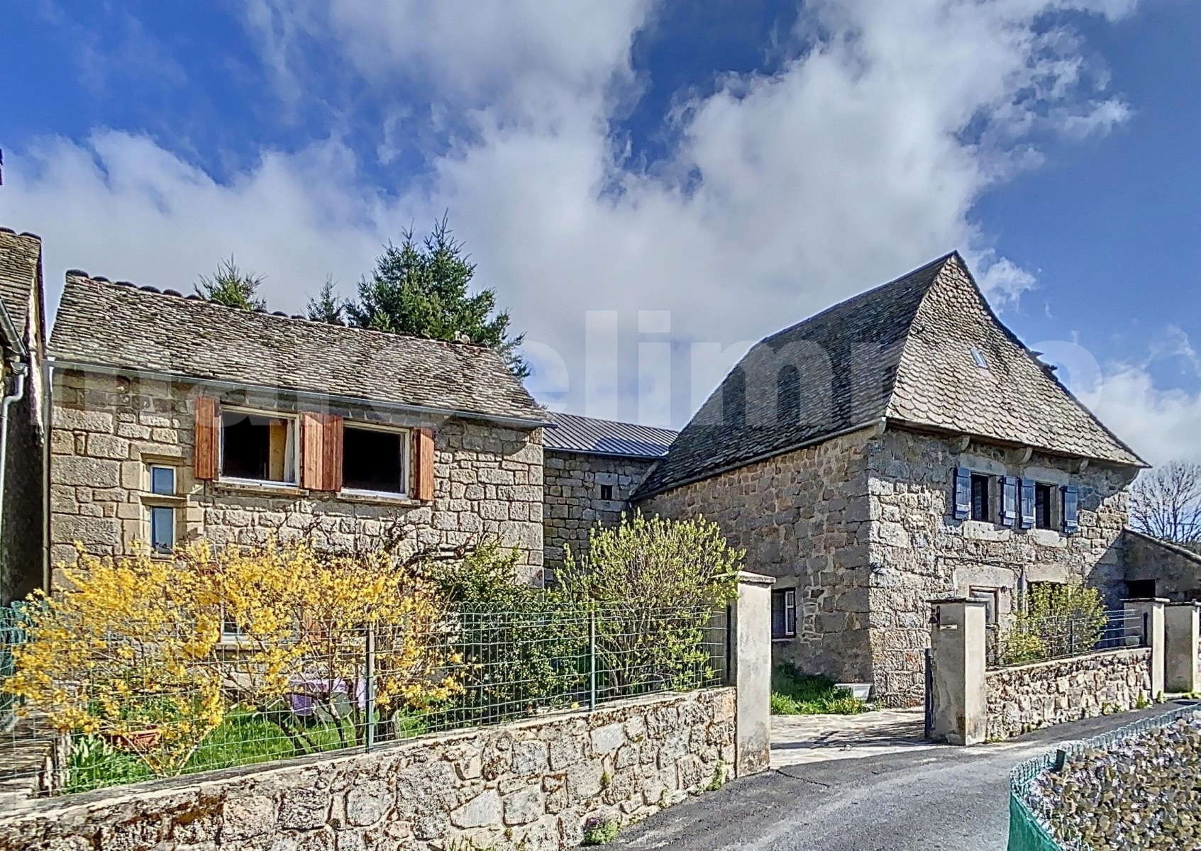 Maison 9 Pièce(s) RIEUTORT-DE-RANDON